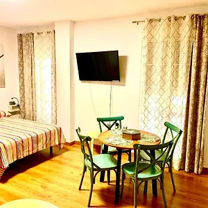 anas-apartment-ii.hotelsinnerja.org/